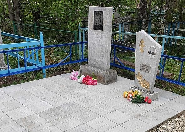 Жительница Карпинска благодарит всех, кто поучаствовал в восстановлении могилы местного спортсмена