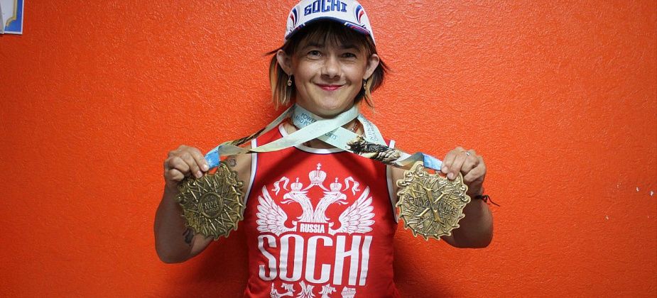 Привезла две медали и камень: Елена Благовестова выступила на сочинских соревнованиях по жиму штанги