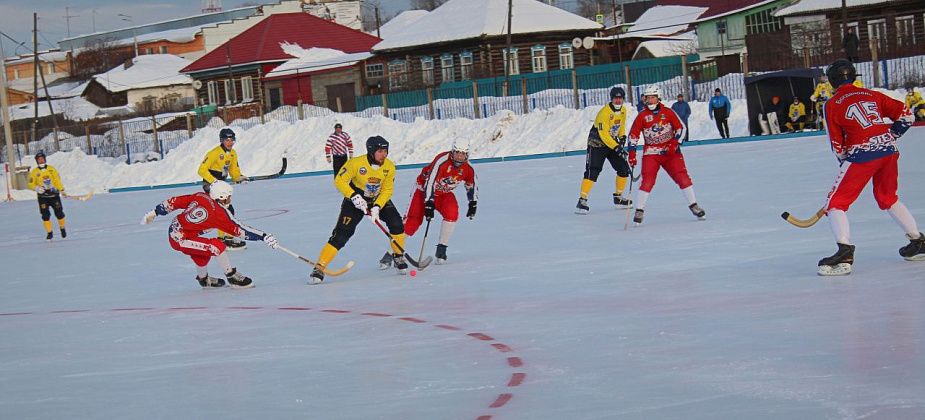 Взрослый «Спутник» одержал победу в последнем в этом году матче областного Чемпионата