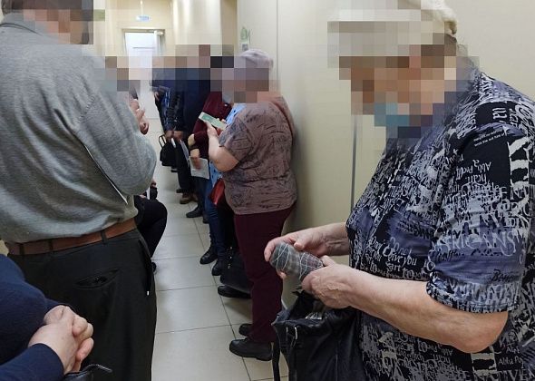 «Как я не поставила вакцину от ковид»: жительница Карпинска о своем походе в ЦГБ на прививку по записи