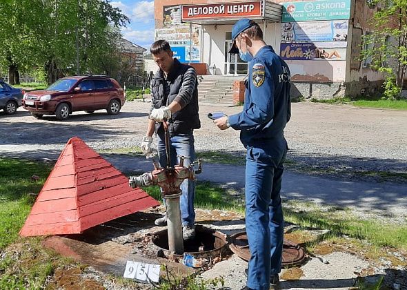 В Карпинске проверили пожарные гидранты