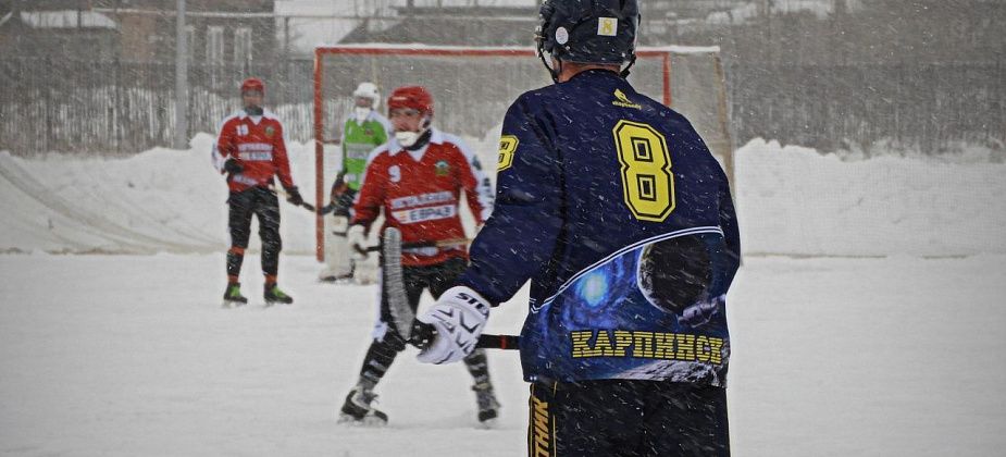 Карпинские хоккеисты потерпели второе поражение в сезоне