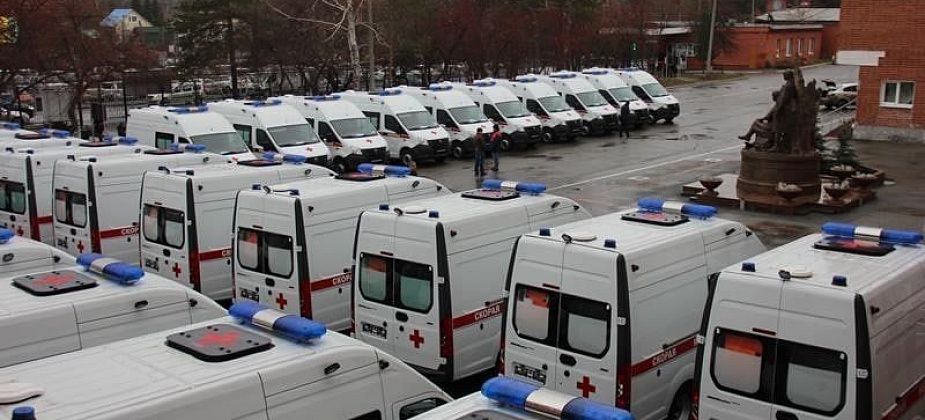 Карпинская ЦГБ получила от области новый автомобиль скорой помощи