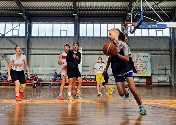 В ФОКе прошел турнир по баскетболу среди мужских и женских команд