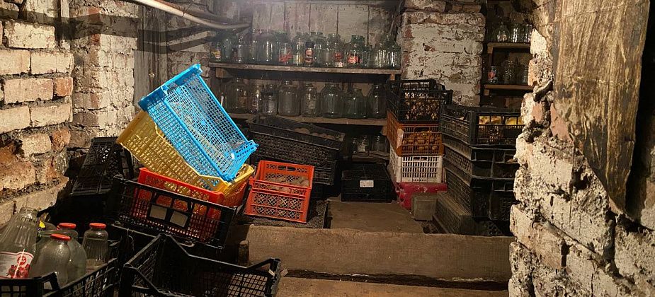 Горожане жалуются на затопление подпольев по Первомайской