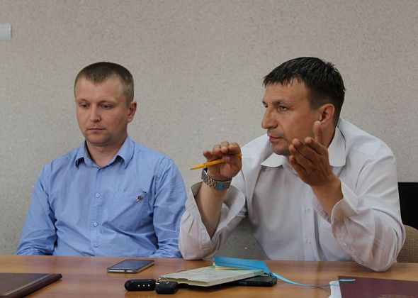 40 правил для Думы. В Карпинске депутаты поспорили по поводу правил о депутатской этике