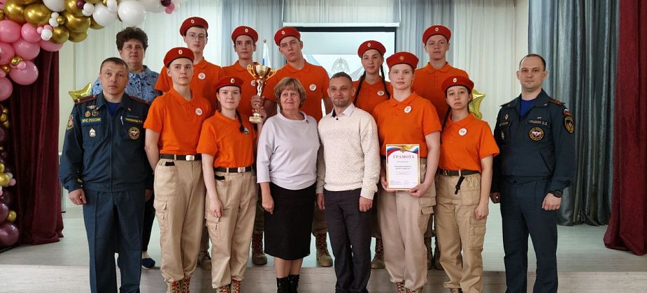 Ученики школы №2 будут представлять Карпинск на областном «Слете дружин юных пожарных»