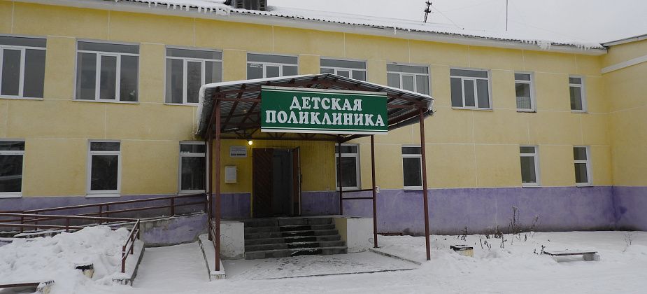 В детской поликлинике не принимают. Пациентов отправляют во взрослую