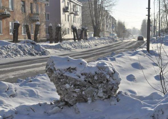 Карпинцы жалуются, что техника плохо чистит городские дороги от снега. Подрядчик прояснил ситуацию
