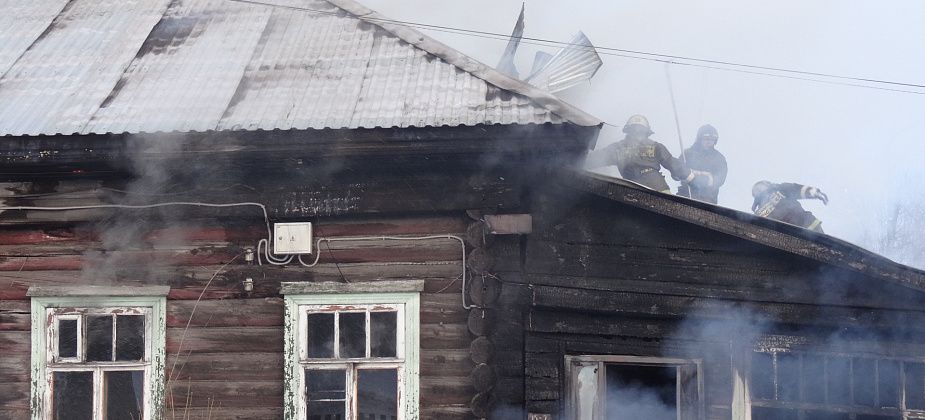 Горожанам рекомендуют страховать жилье от пожаров, но большинство считают, что беда обойдет стороной