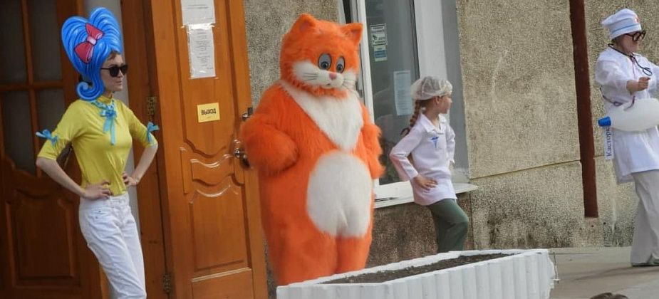 Карпинских детей приглашают нарисовать Кота Мурлыку