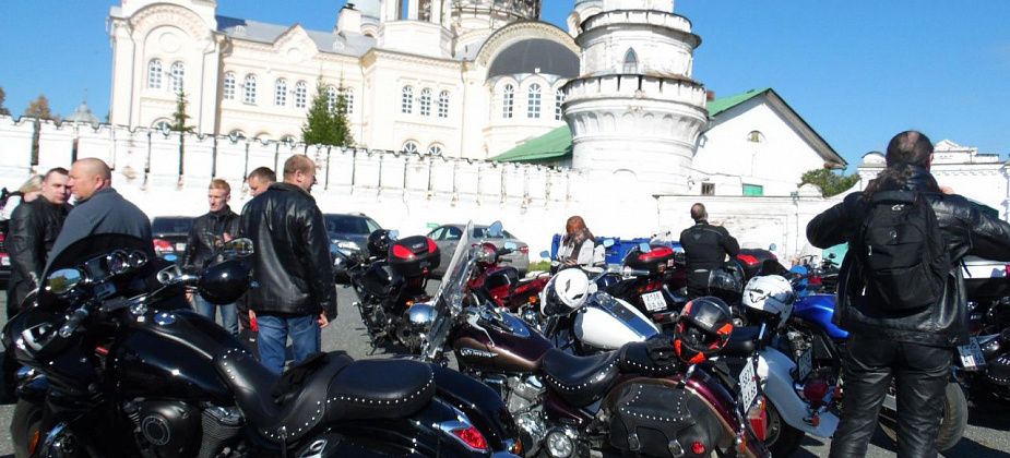 Местные байкеры посетили святые места в Верхотурье