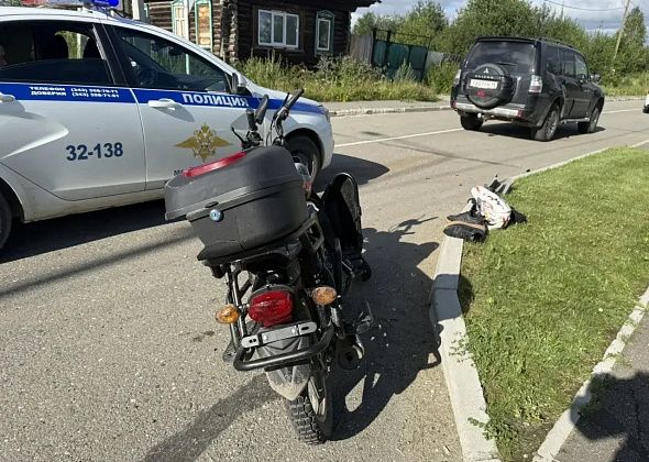 В Волчанске подросток на мопеде въехал в иномарку и травмировался