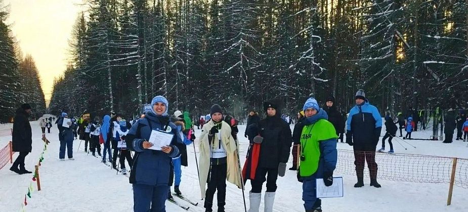 Карпинские лыжники привезли из Североуральска более 20 медалей