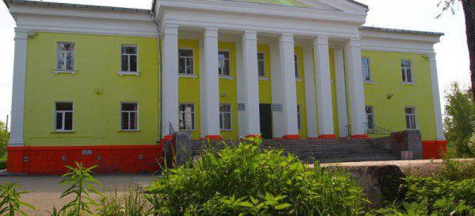 Администрация пока не планирует покупать здание бывшего ДКУ