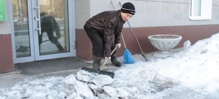 На ручную уборку улиц и пешеходных зон город готов потратить более миллиона рублей