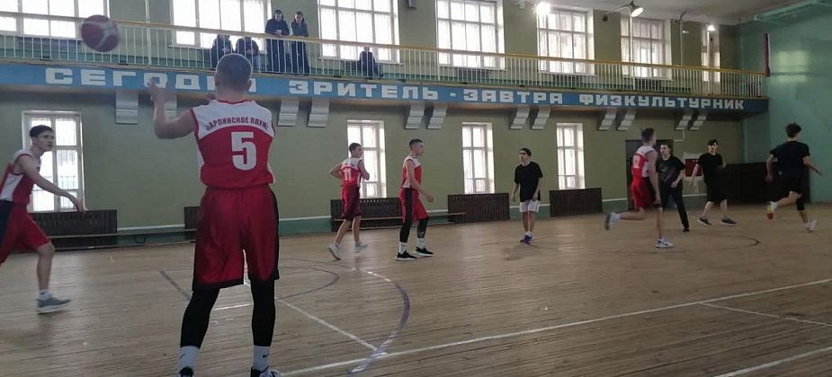 В Карпинске прошло Первенство города по баскетболу среди школьников и студентов