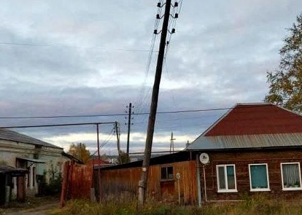 Энергетики прокомментировали ситуацию с «падающими столбами» в северной части Карпинска